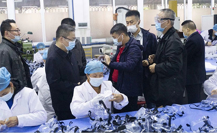 Information丨Officers of Guangxi and Guilin Medical Products Administration Inspected the production situation of epidemic prevention materials